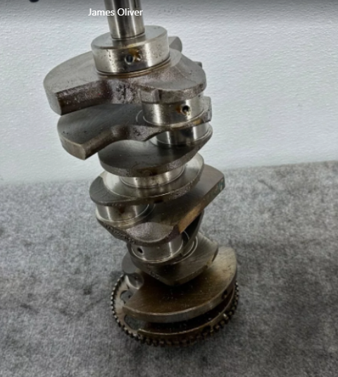 2012 Dodge Challenger SRT8 6.4L Crankshaft + Main and Right Bearing Used