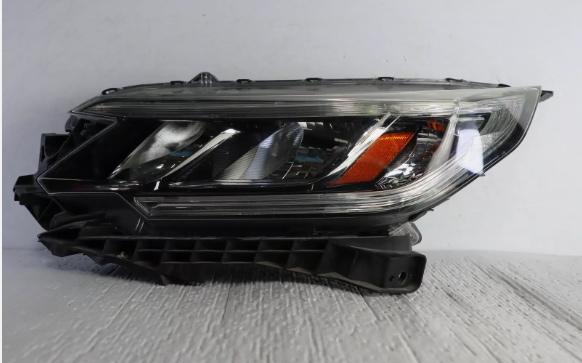 2015 Honda CR V Right Passenger Side Headlight Halogen OEM