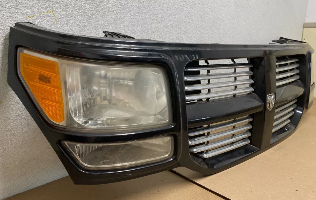 2007 - 2011 Dodge Nitro Front Upper Bumper Grill Grille W/Headlights