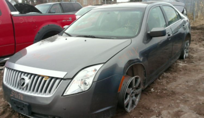 2010 Lincoln MKZ Sun Roof / T-Top