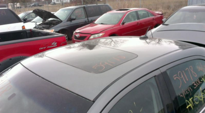 2010 Lincoln MKZ Sun Roof / T-Top